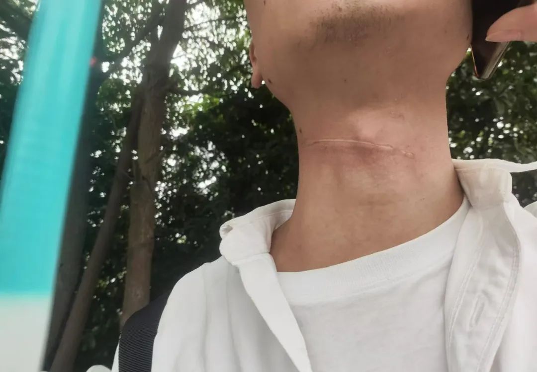 DƬ